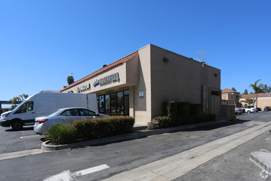 More Photos Of 3001 Bristol St, Costa Mesa Storefront For Lease