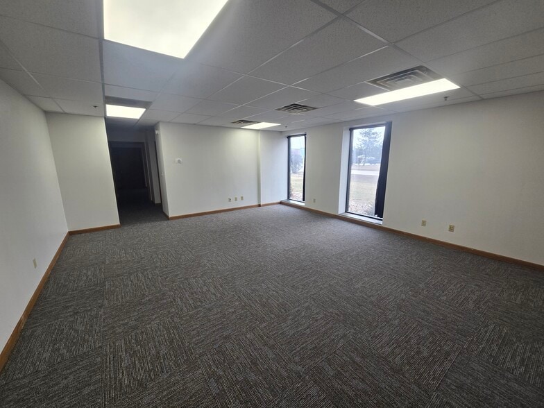 More Photos Of W146N5741 Enterprise Ave, Menomonee Falls Warehouse For Lease