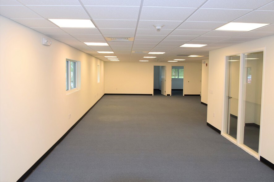 More Photos Of 800 W Indiantown Rd, Jupiter Storefront Retail Office For Sale