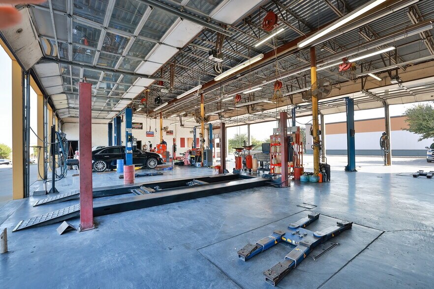 More Photos Of 2650 W I-20, Grand Prairie Unknown For Lease