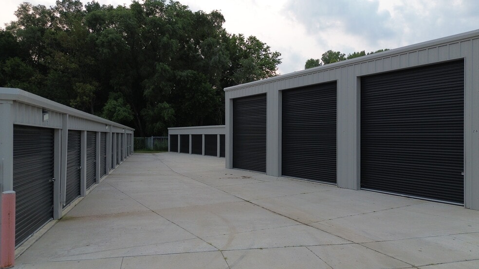 Primary Photo Of 32227 US-75, Sioux City Self Storage For Sale