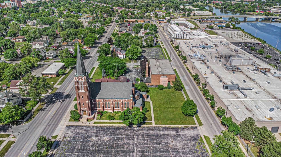 More Photos Of 612 N Michigan Ave, Saginaw Religious Facility For Sale