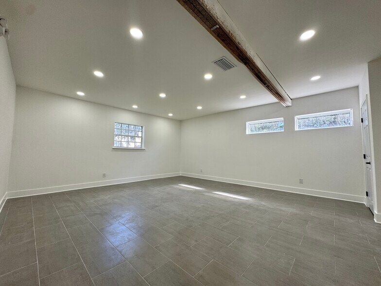 More Photos Of 557 W Plant St, Winter Garden Office For Sale