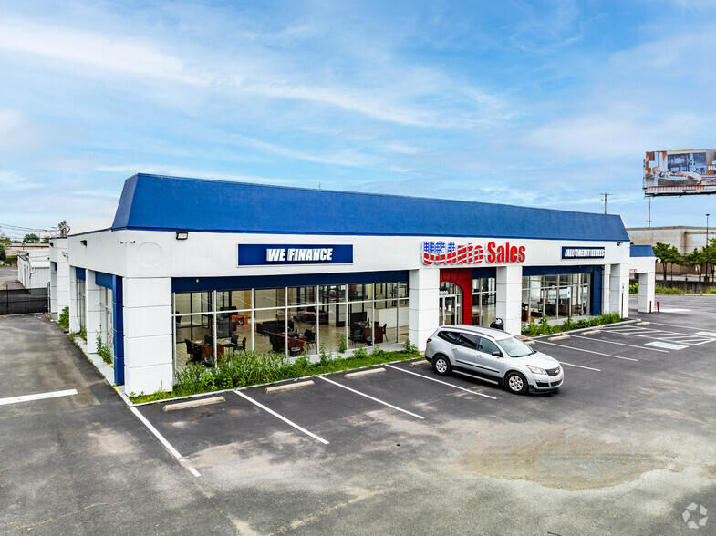 Primary Photo Of 1809-1811 Gallatin Pike N, Madison Auto Dealership For Sale