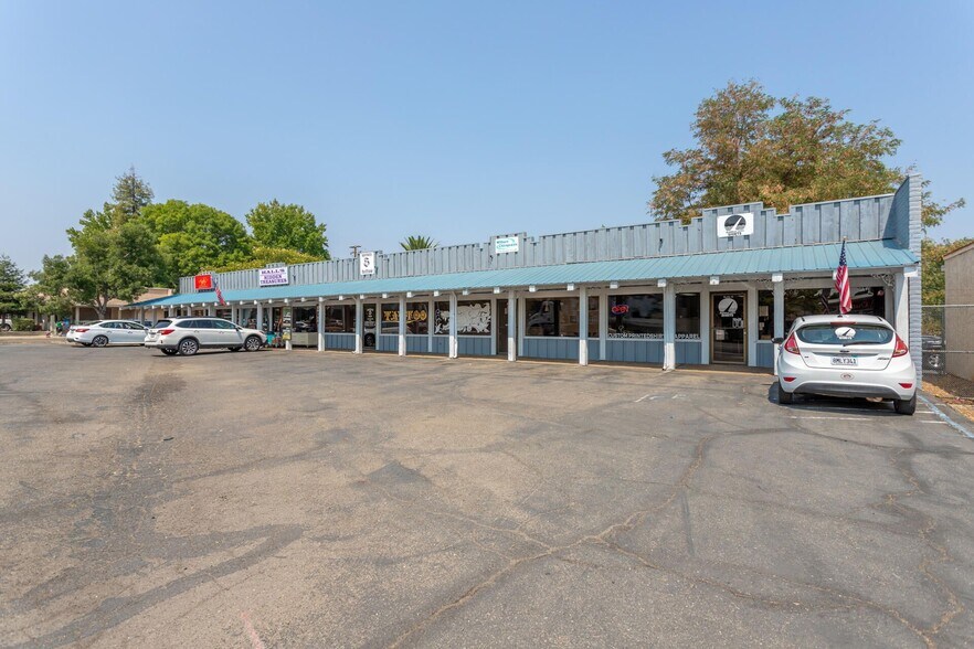 More Photos Of 1556 Hartnell Ave, Redding Office For Sale