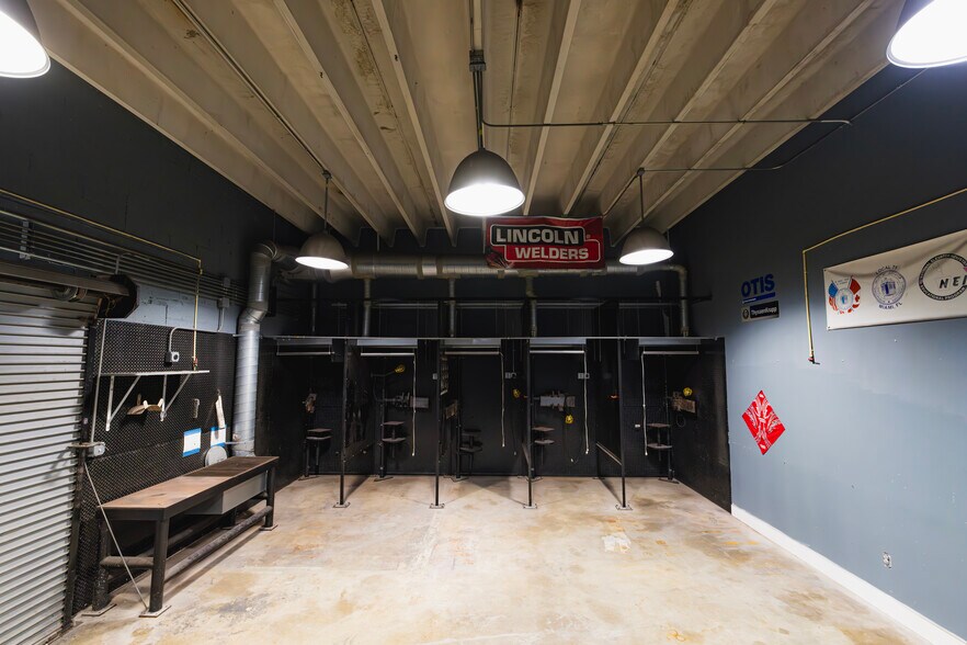 More Photos Of 3805 NW 35th Ave, Miami Warehouse For Sale