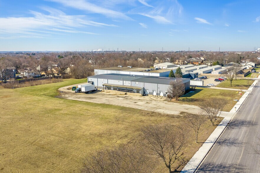 More Photos Of 1005 Geneva St, Shorewood Warehouse For Sale