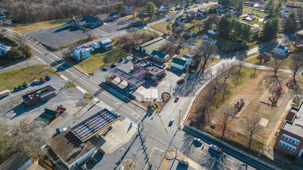 More Photos Of 601 4th St, Shenandoah Fast Food For Lease