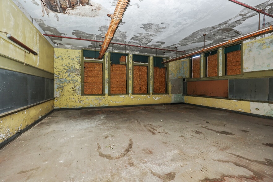 More Photos Of 4224 Fair Ave, Saint Louis Flex For Sale
