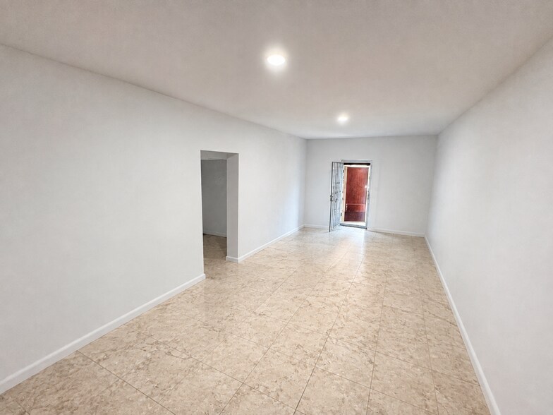 More Photos Of 2340 SW 8th St, Miami Hotel For Lease