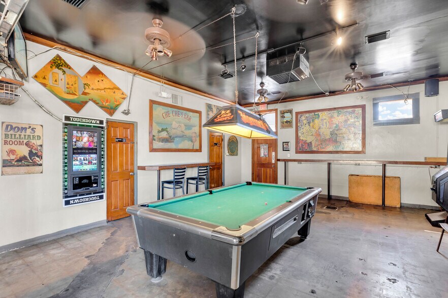 More Photos Of 1000-1006 Truman Ave, Key West Bar For Sale