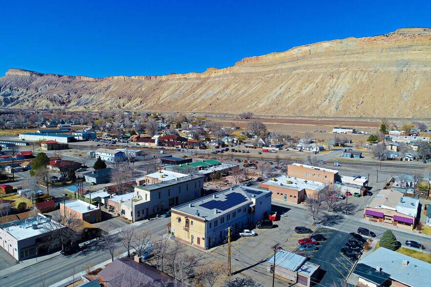 More Photos Of 305 Main St, Palisade Apartments For Lease
