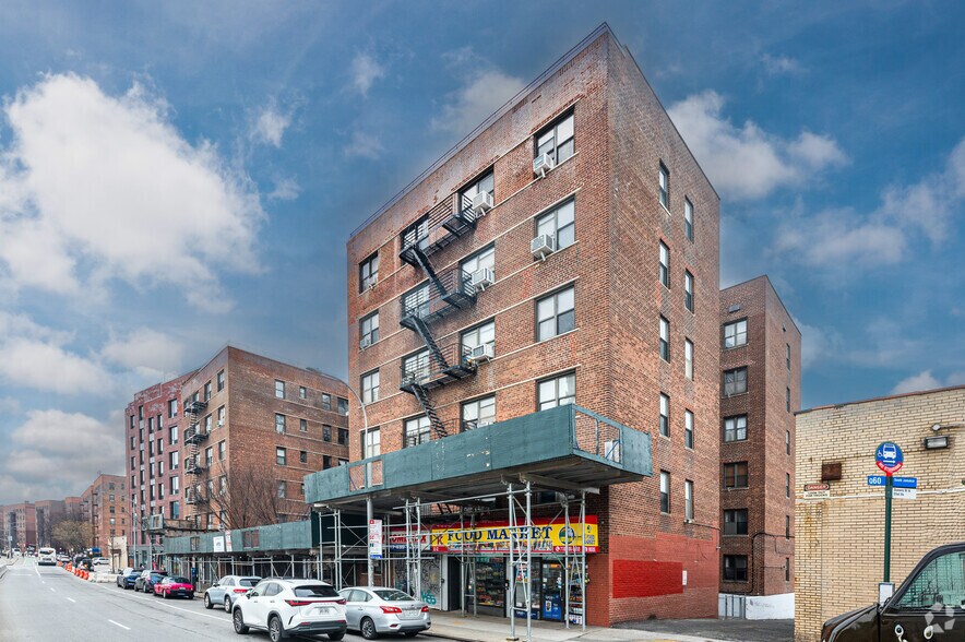 Primary Photo Of 92-40 Queens Blvd, Rego Park Apartments For Lease