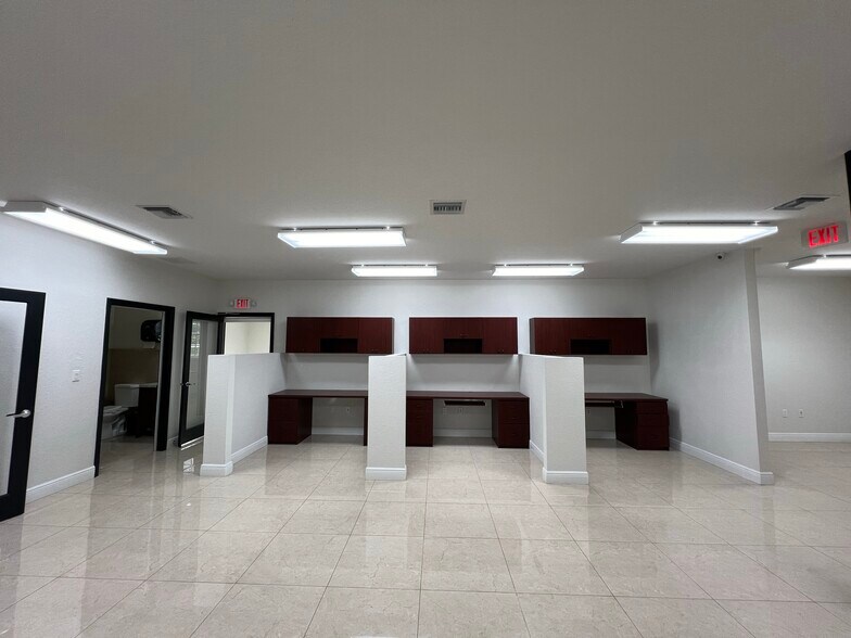 More Photos Of 2470 NW 102nd Pl, Doral Storefront Retail Office For Sale