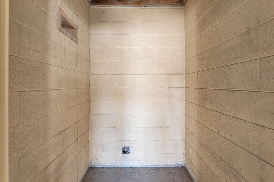 More Photos Of 1342 W Industrial Rd, Cedar City Warehouse For Lease