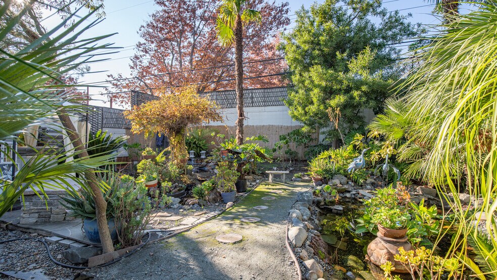 More Photos Of 1403 Rowena Way, Sacramento Specialty For Sale