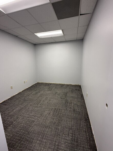 More Photos Of 1384 Remount Rd, Charleston Manufacturing For Lease