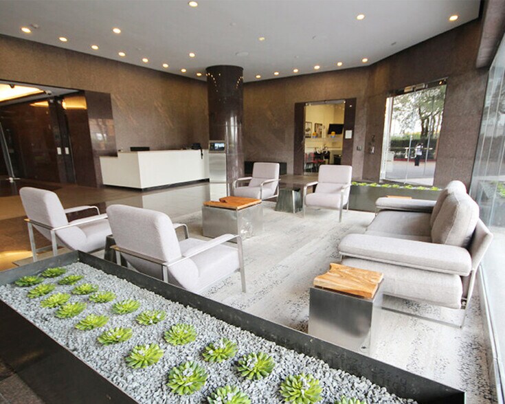 More Photos Of 6671 Southwest Fwy, Houston Office For Lease