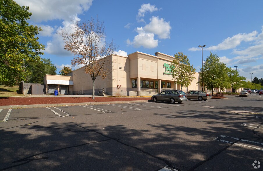 More Photos Of 400-416 E Main St, Middletown Unknown For Lease