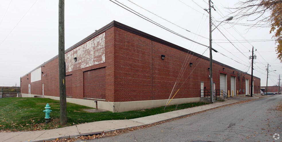 More Photos Of 68 N Gale St, Indianapolis Warehouse For Lease