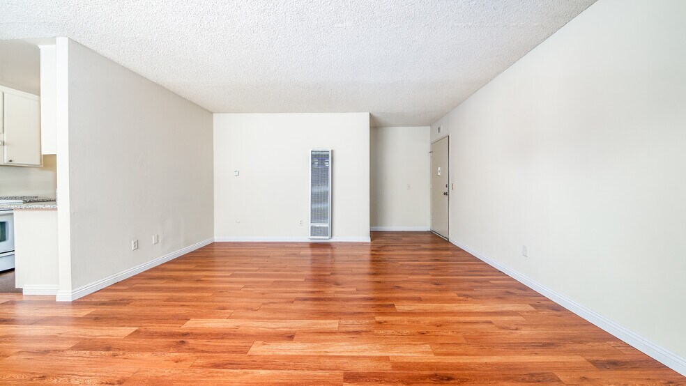 More Photos Of 6045 Hazelhurst Pl, North Hollywood Apartments For Sale