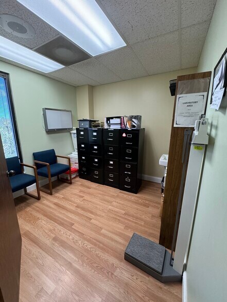 More Photos Of 6101 Webb Rd, Tampa Medical For Sale