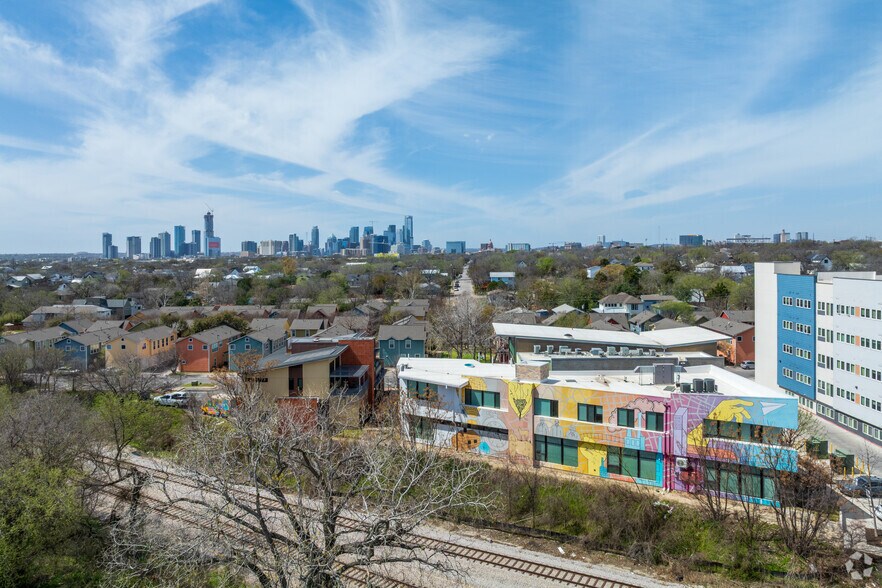 More Photos Of 2921 E 17th St, Austin Loft Creative Space For Sale