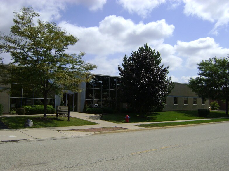 Primary Photo Of 1503 St Paul Ave, Gurnee Warehouse For Lease