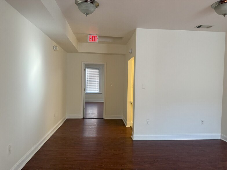 More Photos Of 1460 Park Rd NW, Washington Office For Lease