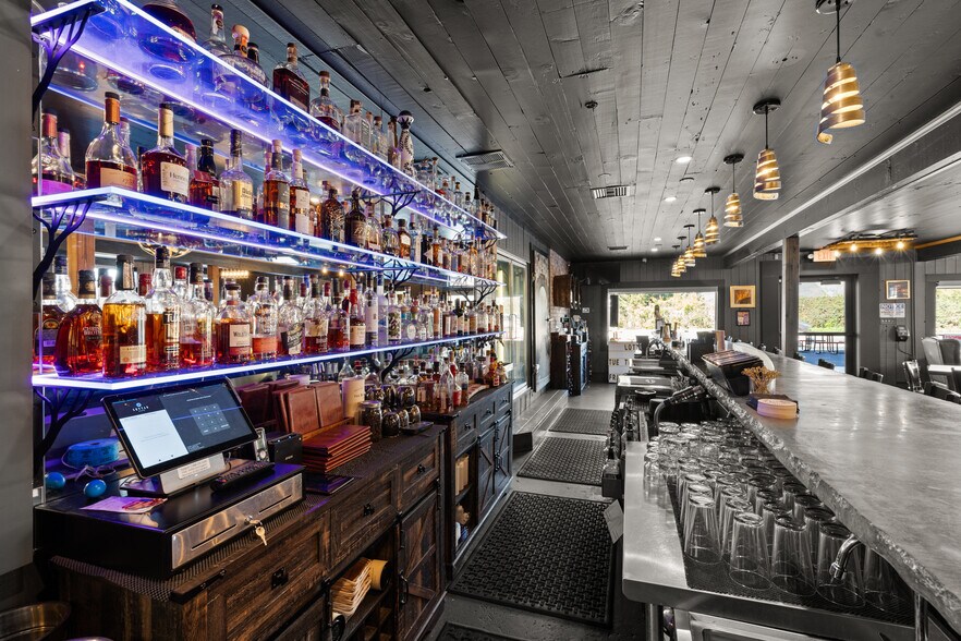 More Photos Of The Toasted Barrel, Grants Pass Restaurant For Sale