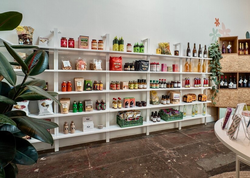 More Photos Of 3333-3339 W Sunset Blvd, Los Angeles General Retail For Lease