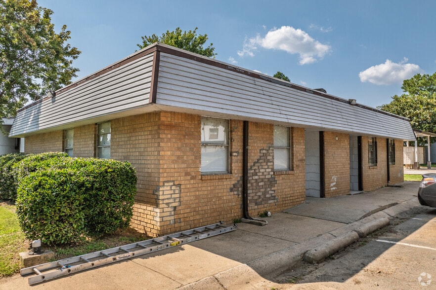 More Photos Of 5000 Summertree Dr, North Little Rock Apartments For Sale