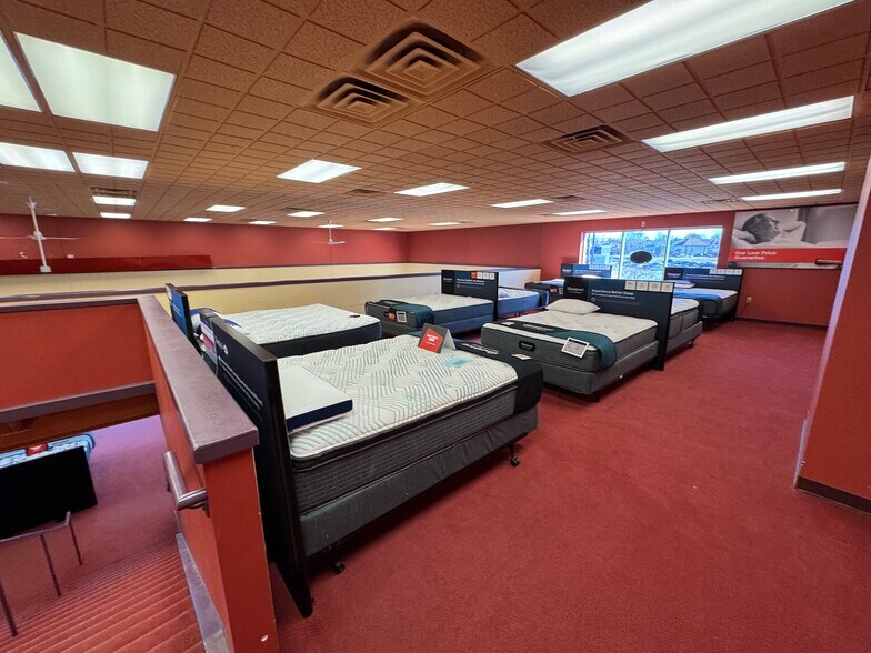 More Photos Of 2501 William Penn Hwy, Easton General Retail For Lease