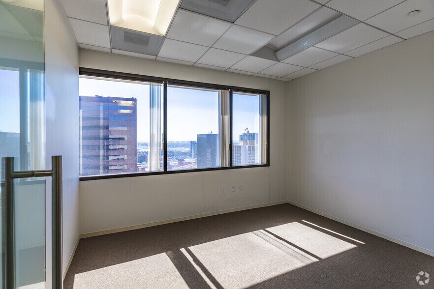 Photo of 20th Floor Ste 2000