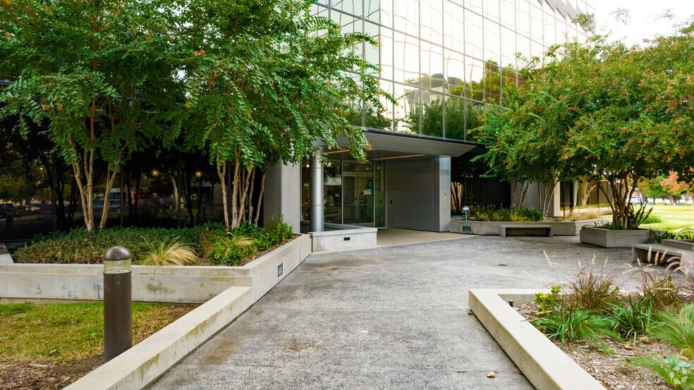 More Photos Of 5900 Canoga Ave, Woodland Hills Office For Lease