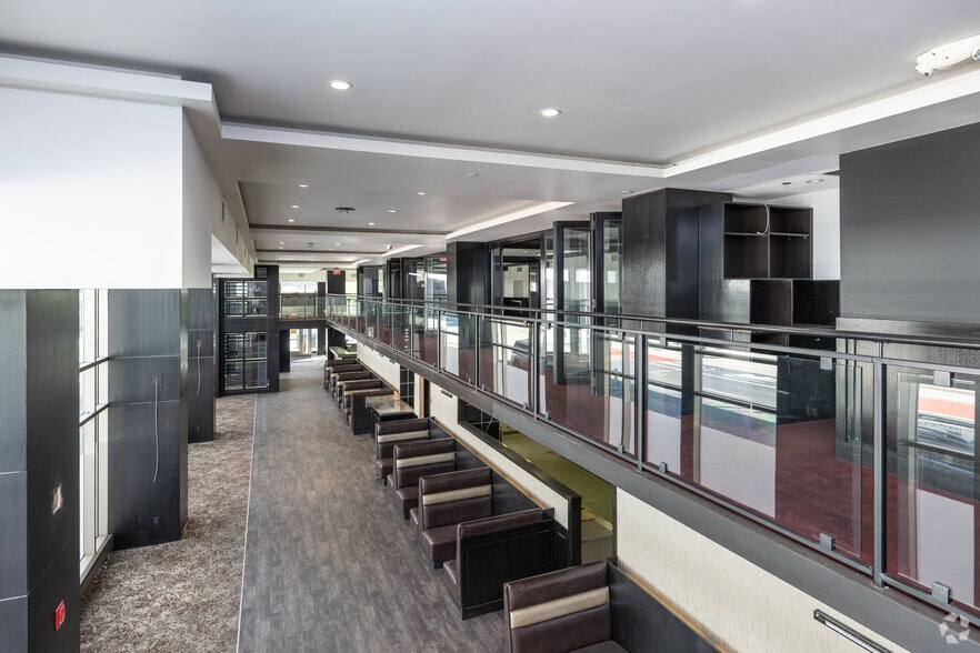 More Photos Of 700 Hennepin Ave, Minneapolis General Retail For Sale