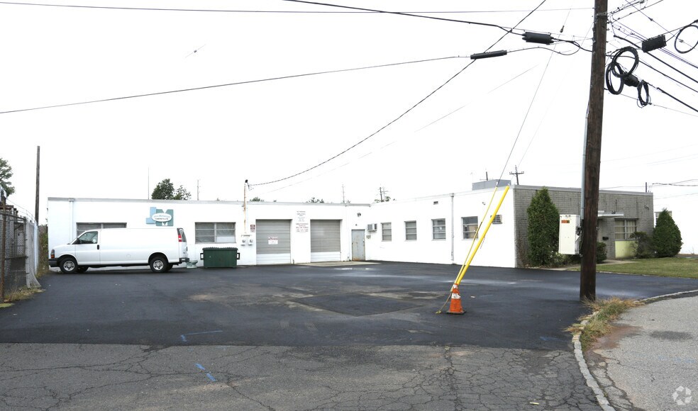 More Photos Of 210 S 31st St, Kenilworth Warehouse For Sale
