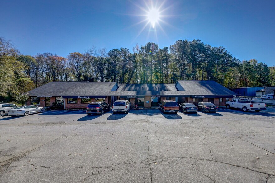 More Photos Of 308 E Butler Rd, Mauldin Unknown For Lease