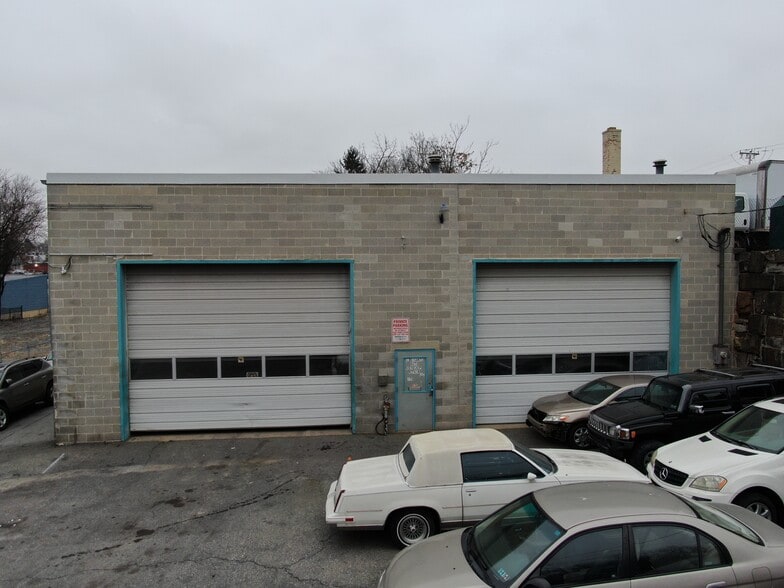 More Photos Of 175 Hazel St, Lancaster Auto Salvage Facility For Sale