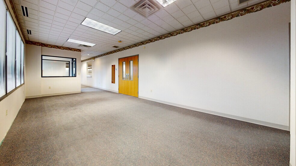 More Photos Of 2228-2230 Sunset Blvd, Steubenville Office For Lease