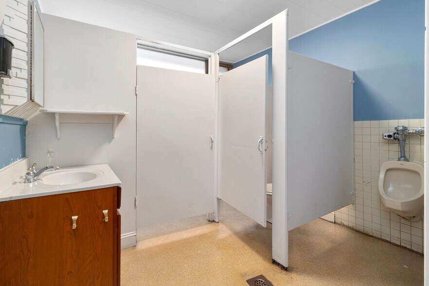 More Photos Of 5001 Backlick Rd, Annandale Religious Facility For Sale