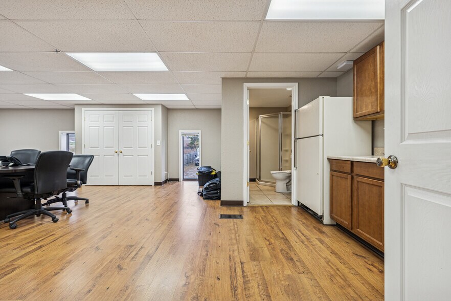 More Photos Of 3502 Dickerson Pike, Nashville Flex For Sale