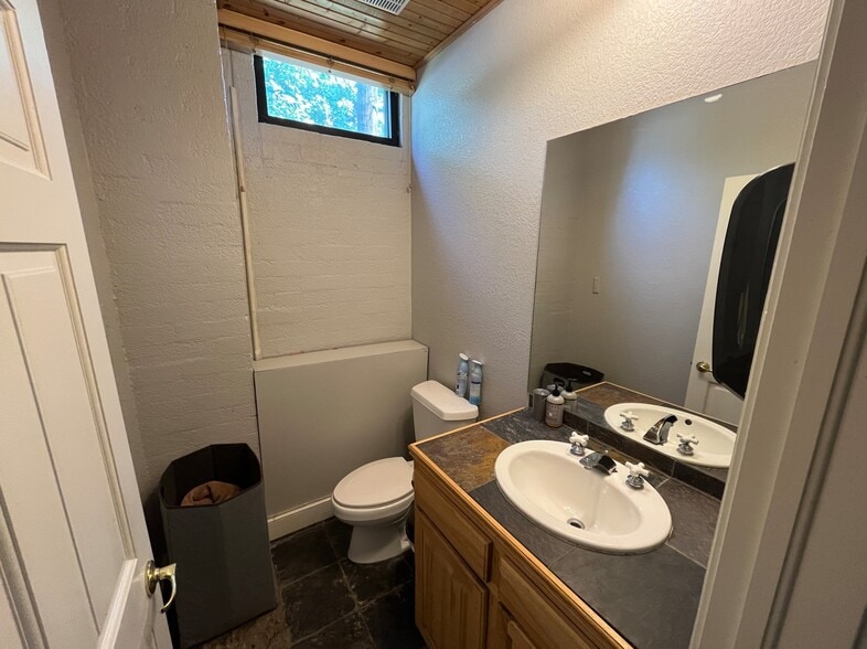 More Photos Of 1280 Kalamath St, Denver Office For Sale