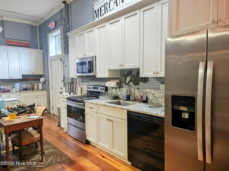 More Photos Of 112 E Main St, Washington Storefront Retail Office For Sale