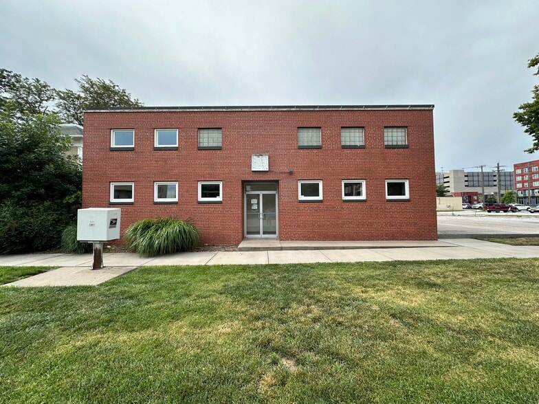 More Photos Of 1935 Q St, Lincoln Freestanding For Sale