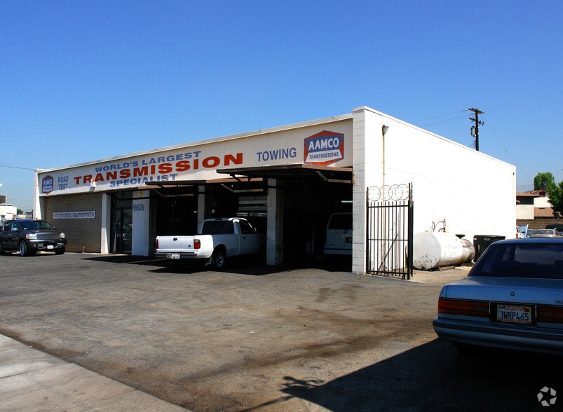 More Photos Of 960 W Holt Blvd, Ontario Freestanding For Sale