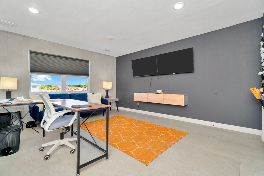 More Photos Of 5401 S Dale Mabry Hwy, Tampa Medical For Sale