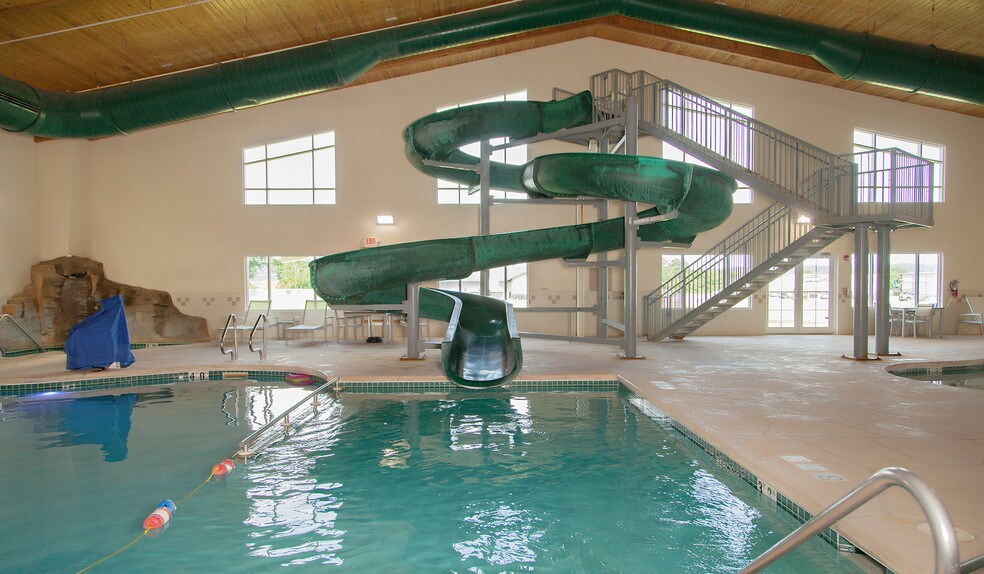 More Photos Of 1801 Cabelas Ln, Prairie Du Chien Hotel For Sale