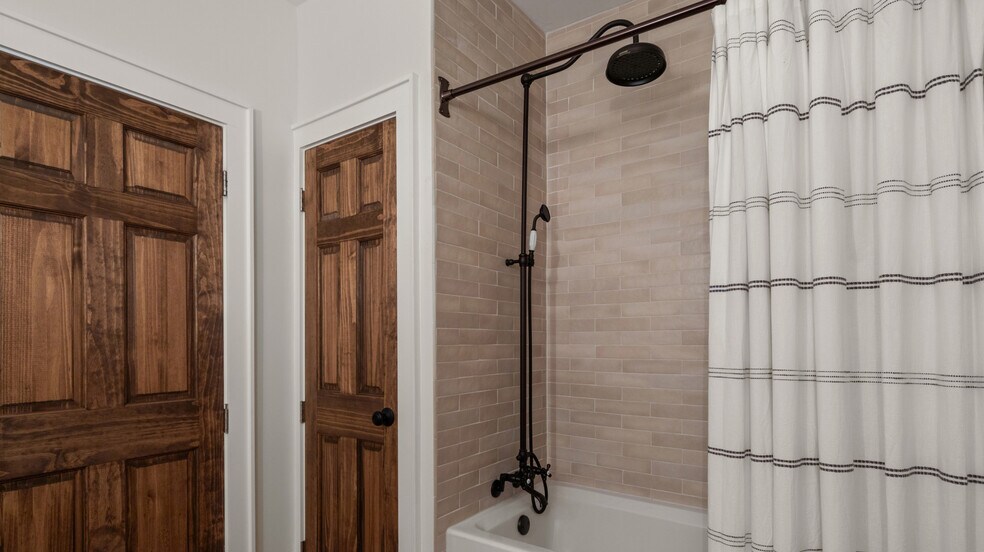 More Photos Of 56 Turner Mill Ln, Stowe Specialty For Sale