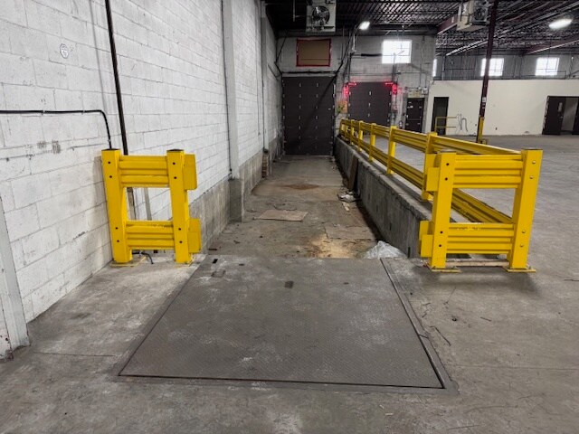 More Photos Of 127-155 Montée de Liesse, Montréal Warehouse For Lease